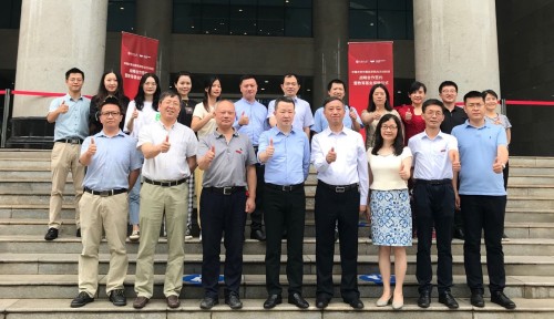 2006231810031928624512